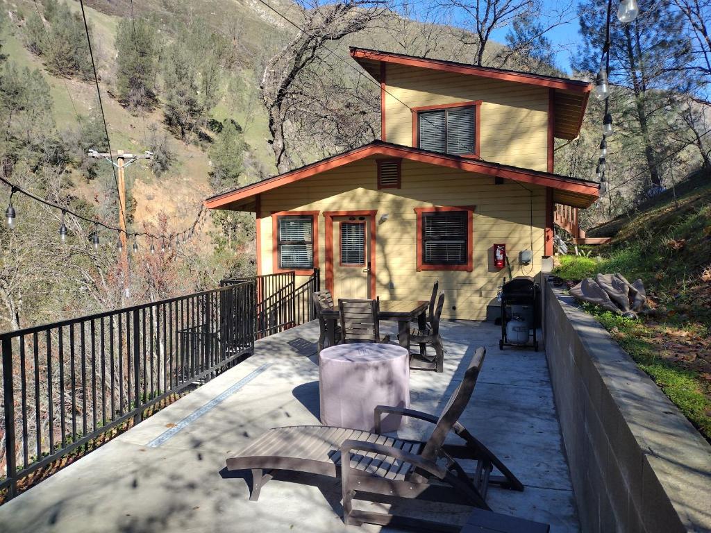 Yosemite Gatekeeper's Lodge image