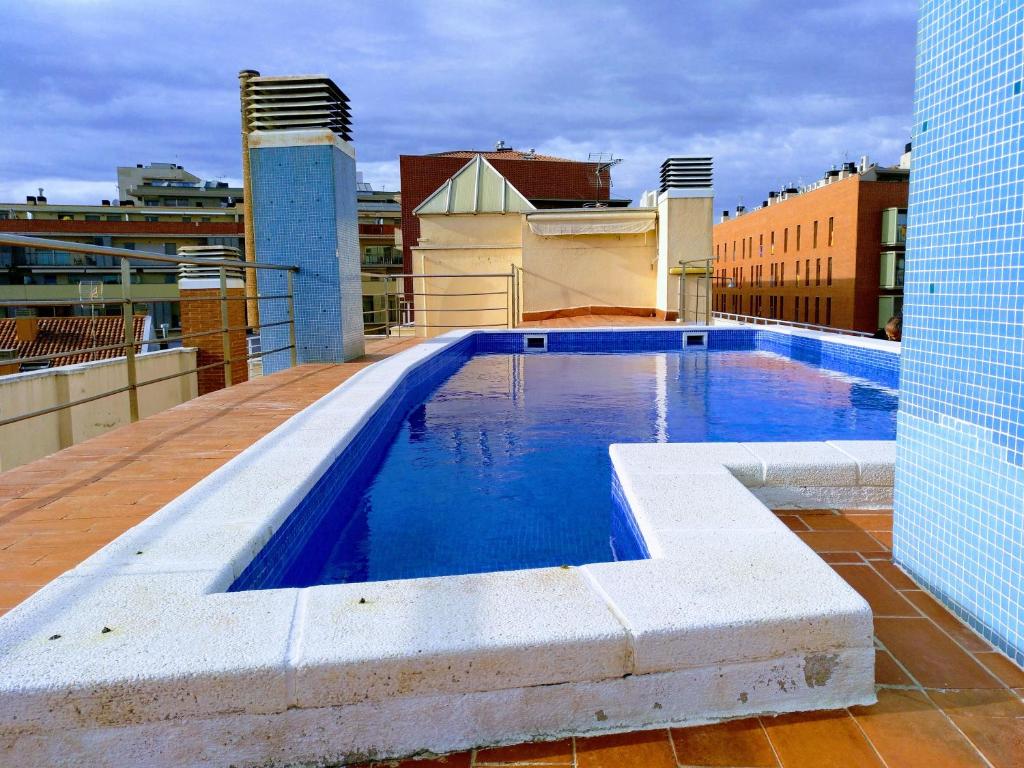 Terrassa Centro con Piscina a 33min coche de Bcn