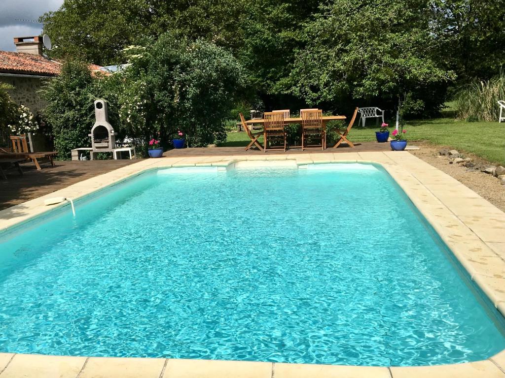 Beautiful cottage with private pool in France photo 2