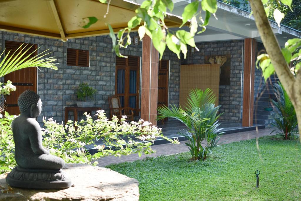 Forest Edge Safari Villa photo 1