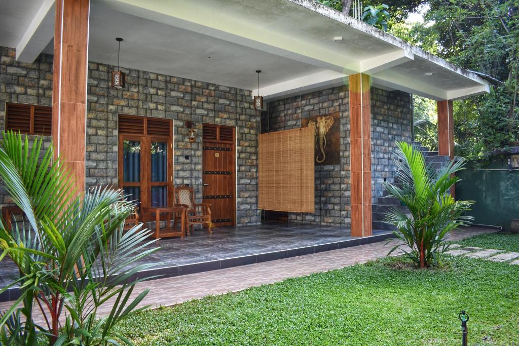 Forest Edge Safari Villa photo 3