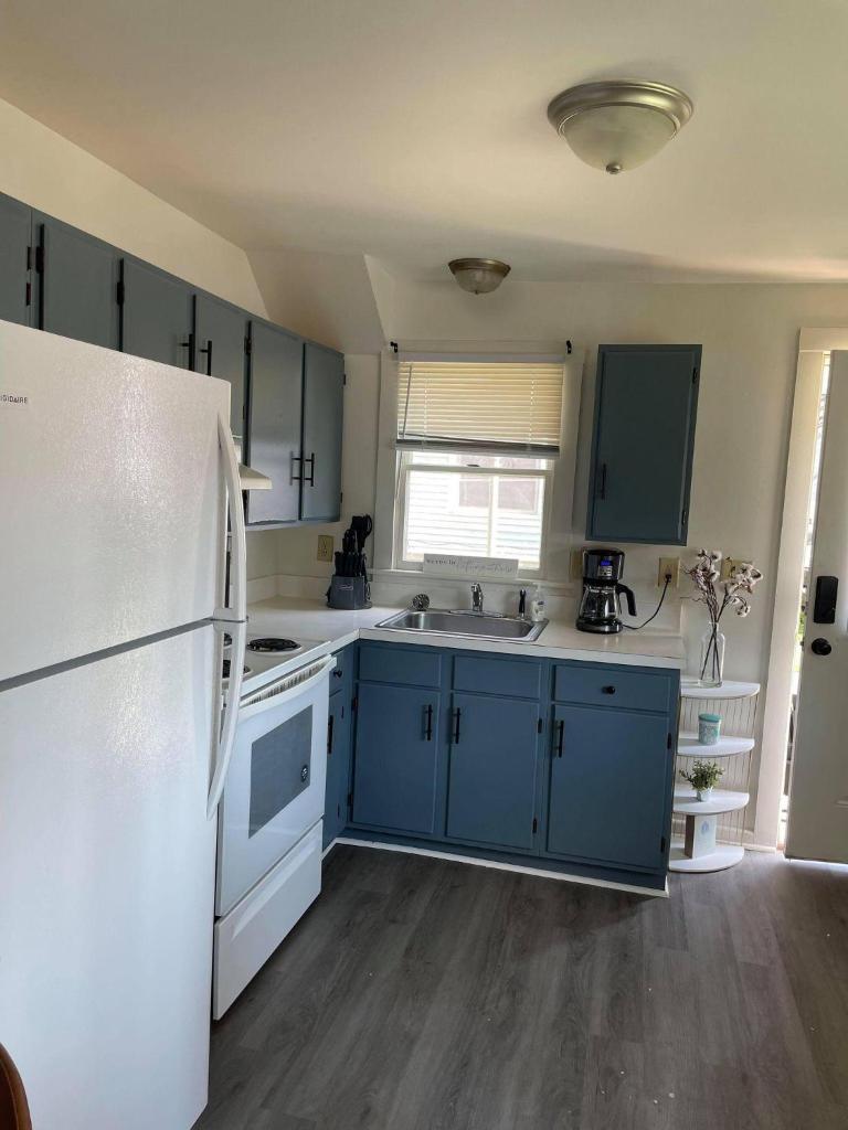 Downtown Waynesboro Location 151 Br Parkway image
