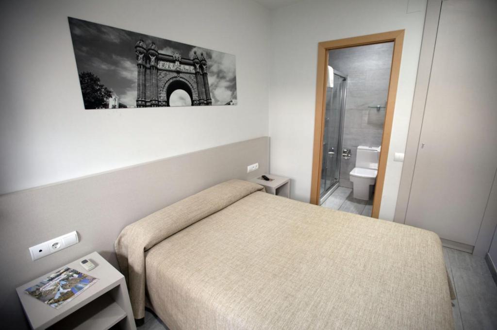 Hotel Ciutat De Sant Adria photo 2