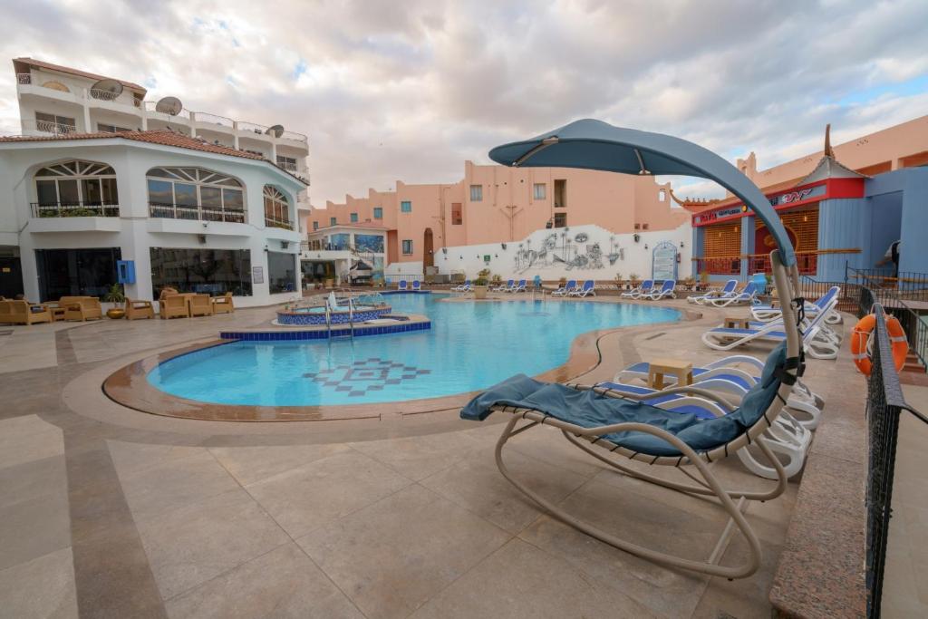 Minamark Resort & Spa, for families & couples only - Tap to explore photos