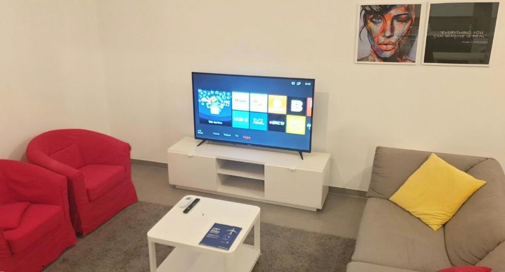 SUPERLA LUXURY APARTMENT (BREAKBOOKING-CY) photo 4