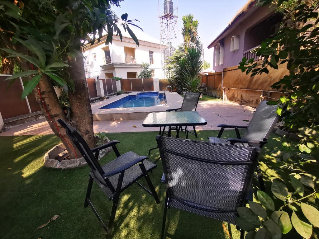 Cozy 2-bedroom Getaway with Pool - Wuse 2. Abuja photo 2
