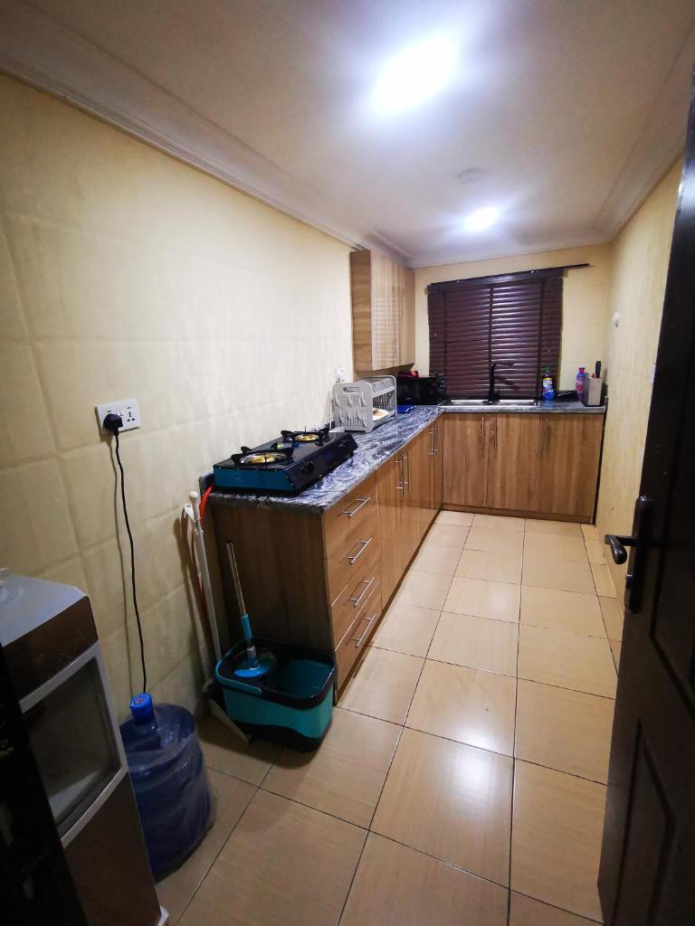 Cozy 2-bedroom Getaway with Pool - Wuse 2. Abuja photo 3