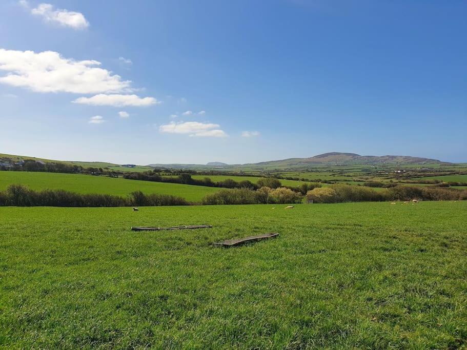 On farm Chalet, sleeps 6, Rhoshirwaun photo 2
