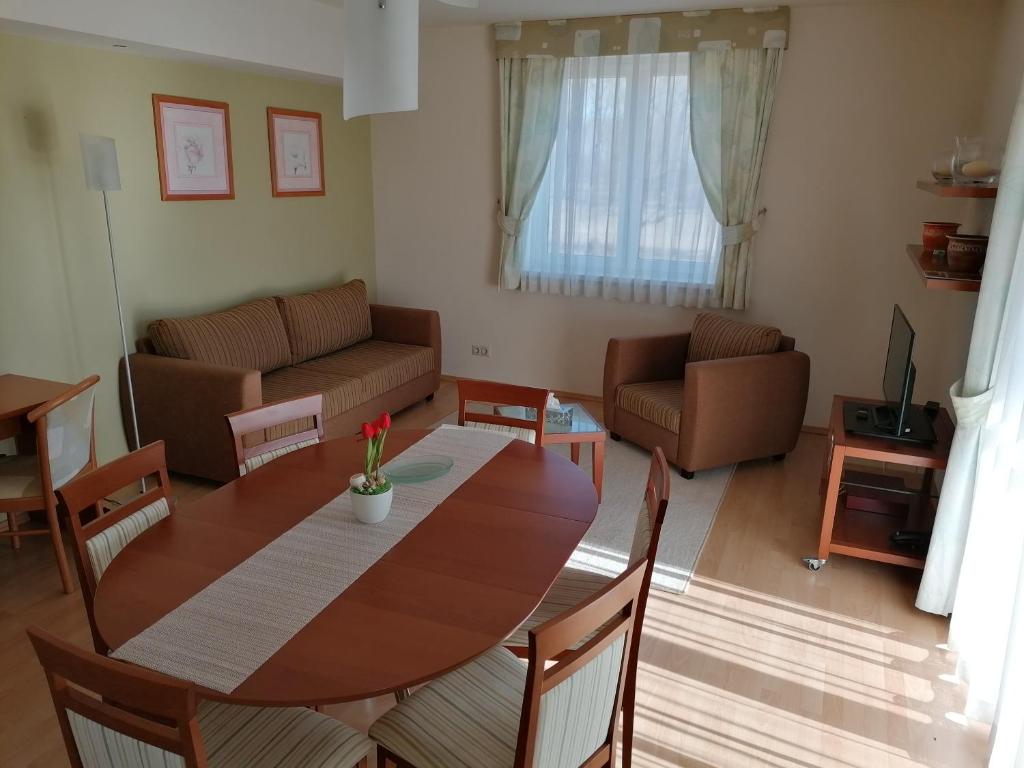 Beatrix Apartments photo 1