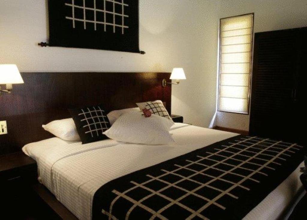 Weligama Bay Resort - Tap to explore photos