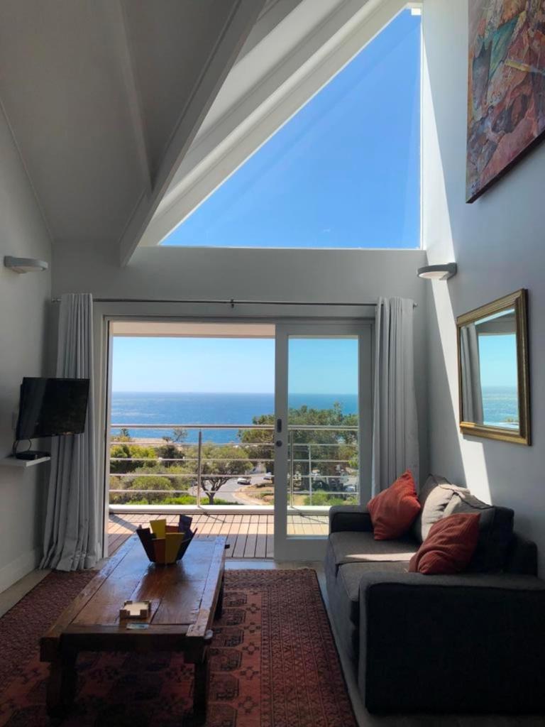 Bright Camps Bay Loft with Stunning Views and Shared Pool photo 1
