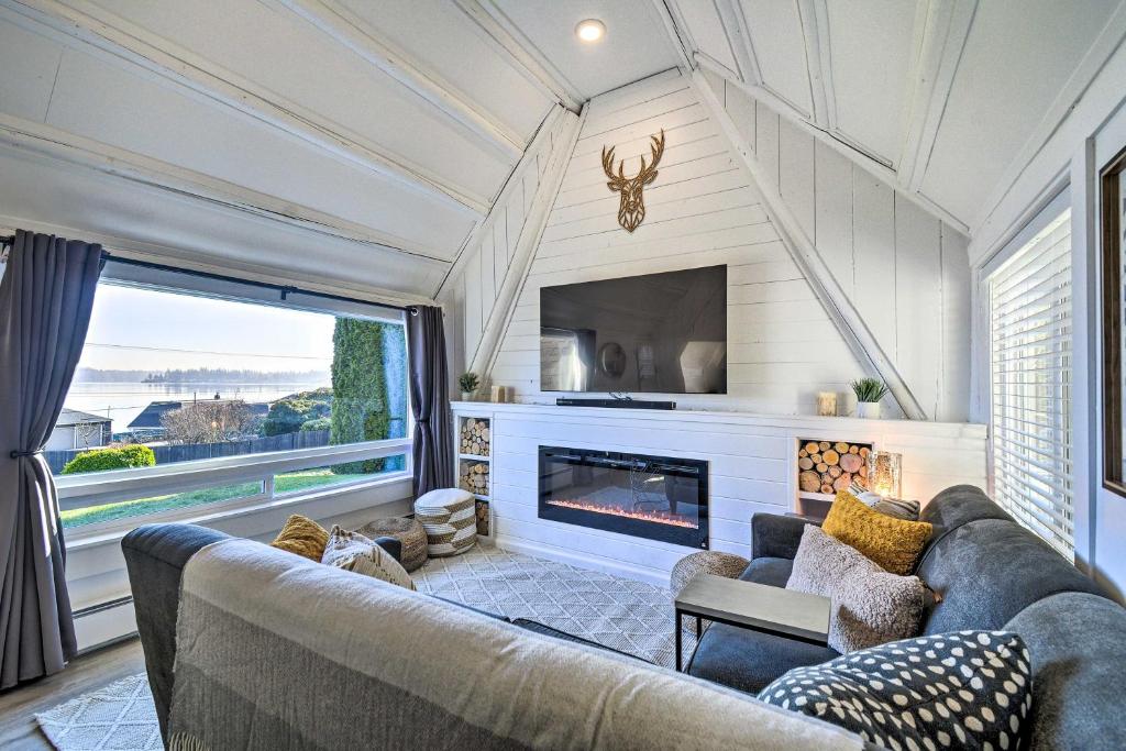 Puget Sound Cabin with Hot Tub and Water Views! photo 3