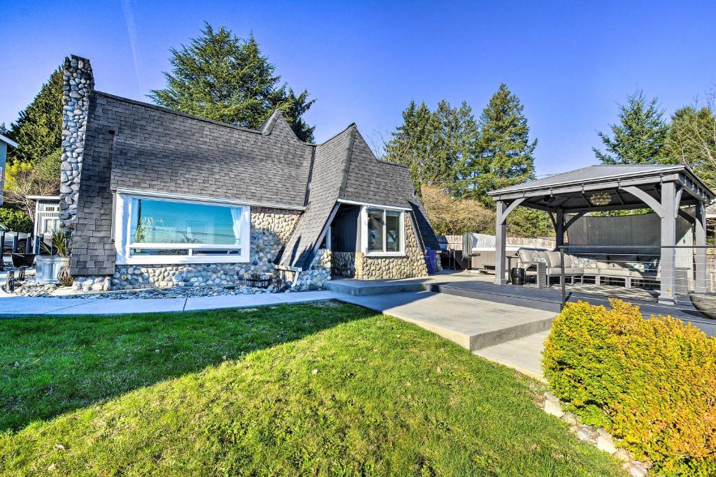 Puget Sound Cabin with Hot Tub and Water Views! photo 1