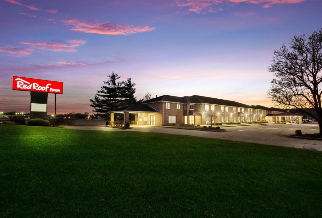 Red Roof Inn Lawrenceburg photo 2