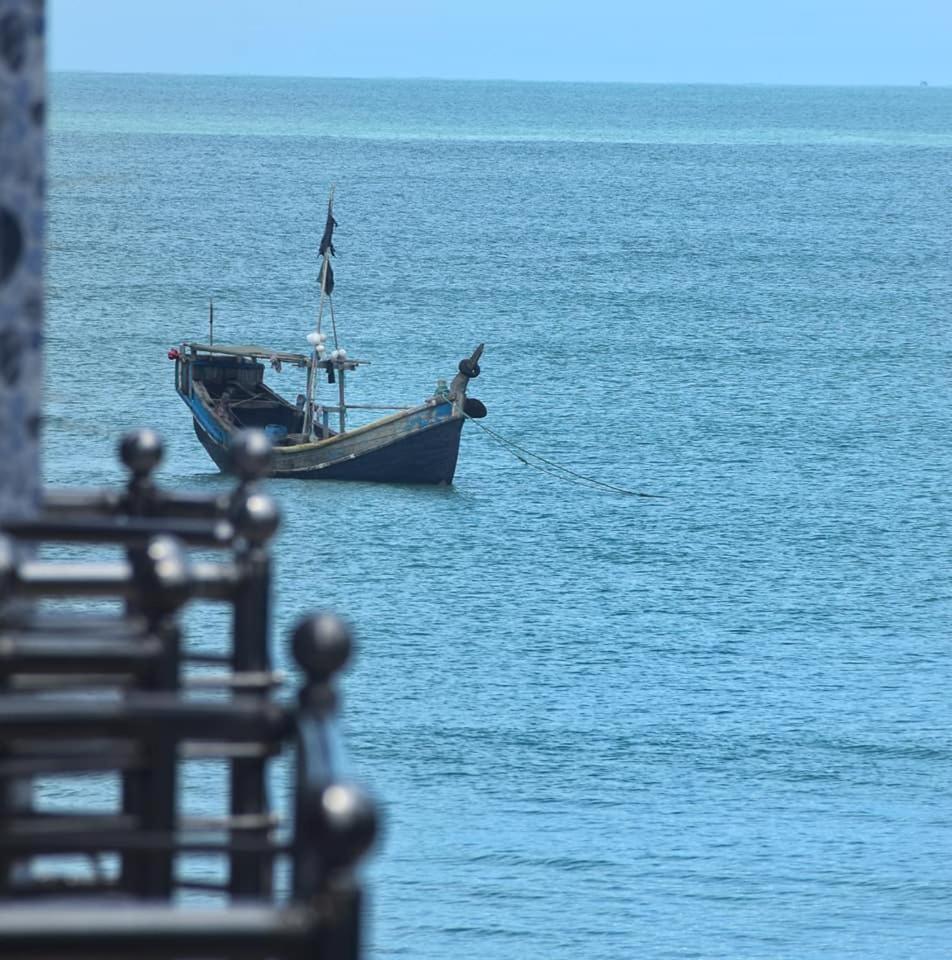 Hotel Royal Beach & Restaurant photo 4