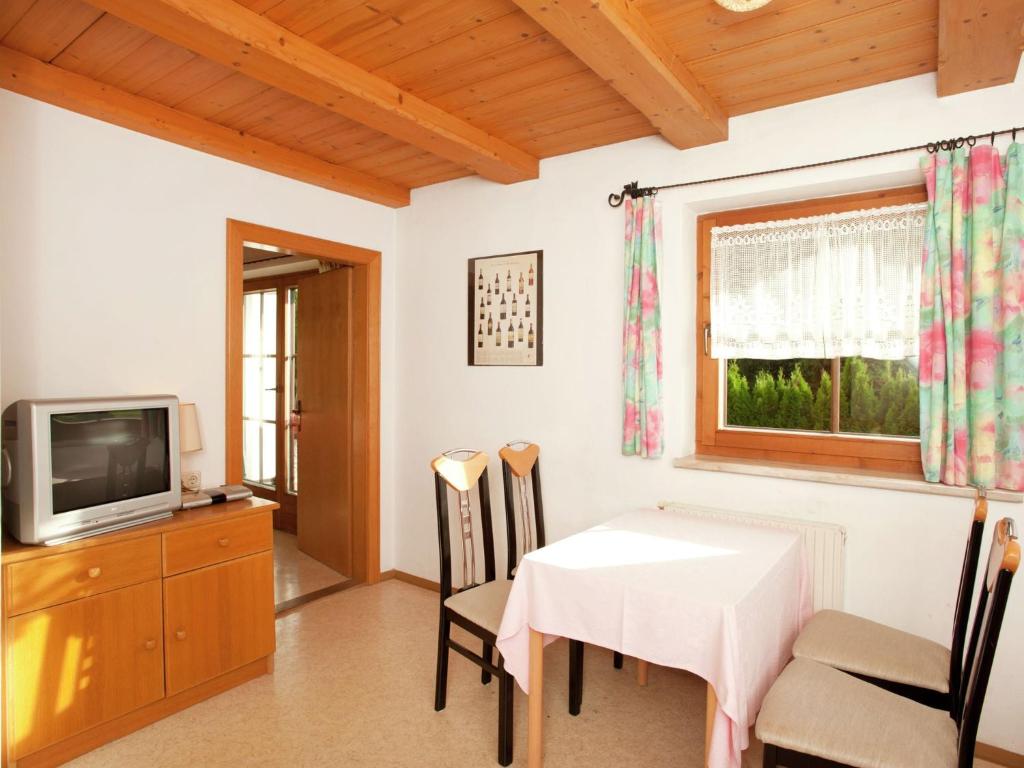 Apartment in St Johann in Tyrol with a garden photo 3