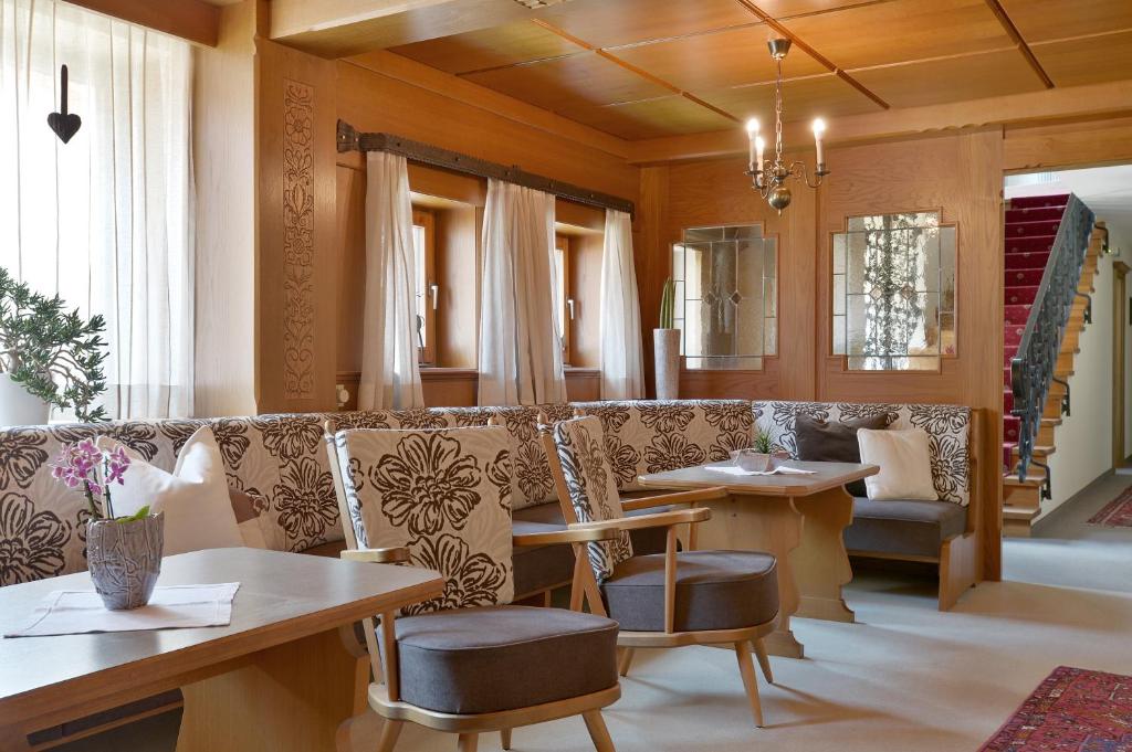 Двухместный (Улучшенный двухместный номер с 1 кроватью), Hotel Maximilian