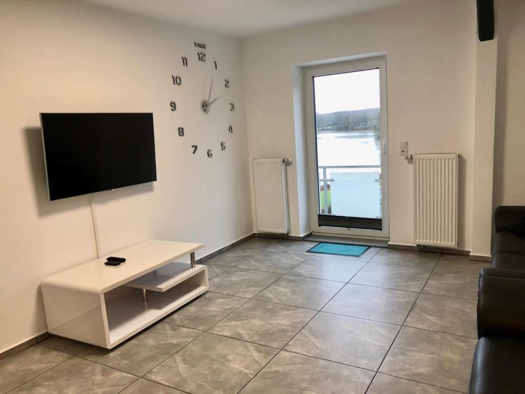Dachgeschosswohnung mit Seeblick photo 2