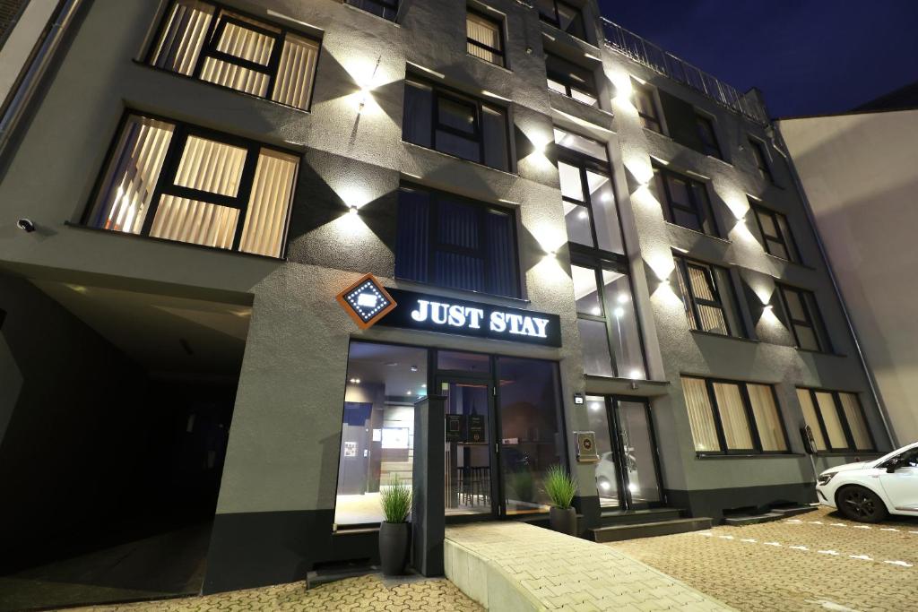 JustStay Solingen Hotel & Apartments - Tap to explore photos
