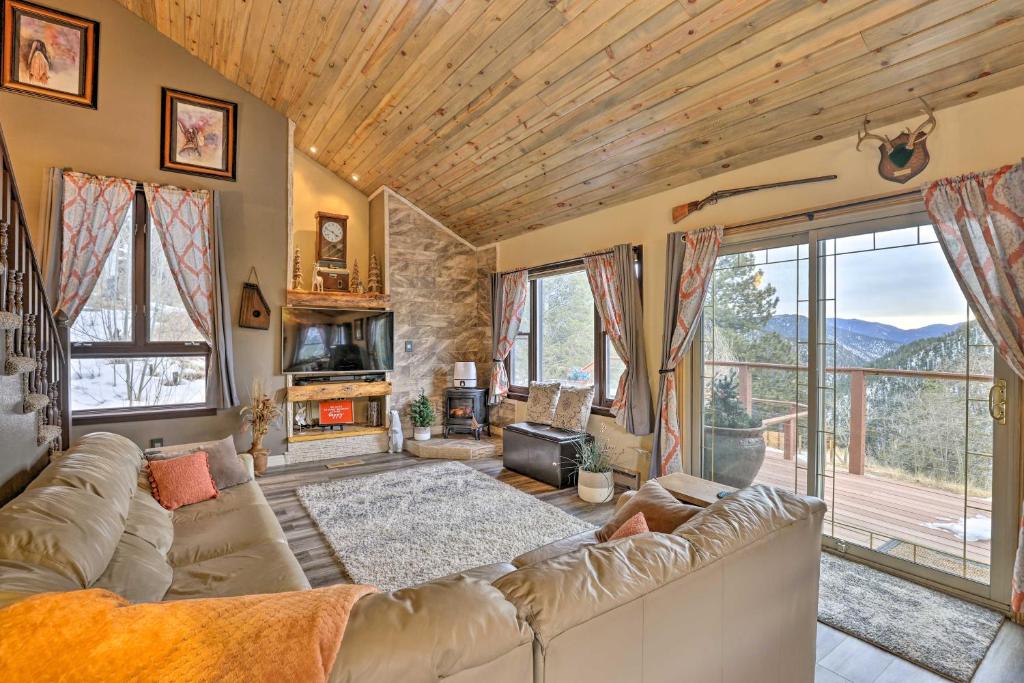 Idaho Springs Retreat with Deck, Mountain Views photo 1