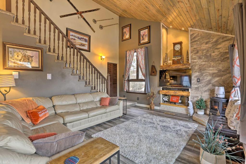 Idaho Springs Retreat with Deck, Mountain Views photo 3
