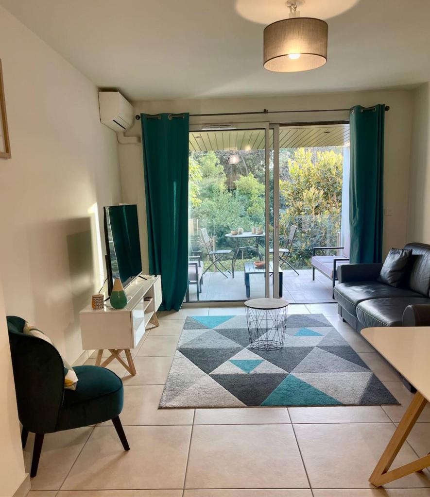 BNB RENTING 1 bedroom apartment in a brand new building with a pool photo 2