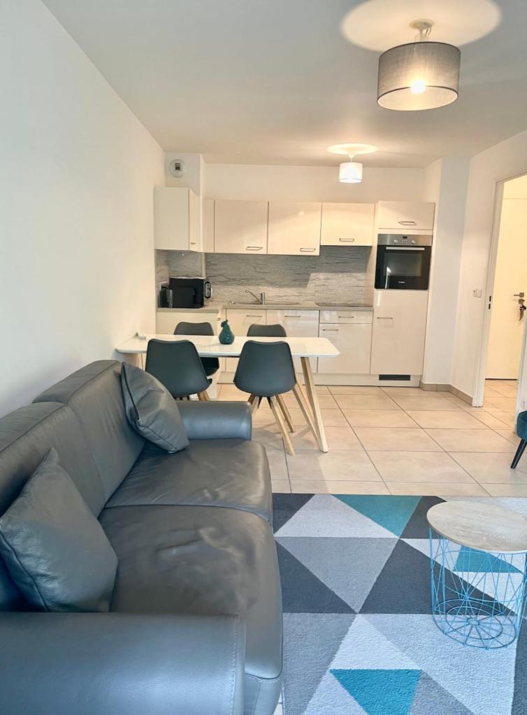 BNB RENTING 1 bedroom apartment in a brand new building with a pool photo 3