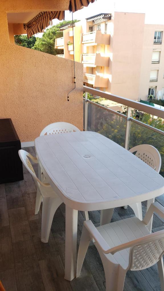 Studio spacieux proche plage. Wi-fi, climatisation photo 3