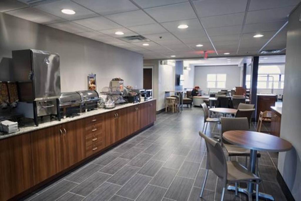 Microtel Inn & Suites Sault Ste. Marie photo 4