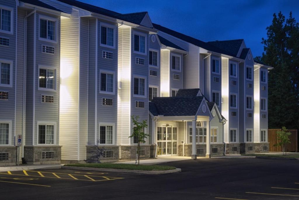 Microtel Inn & Suites Sault Ste. Marie photo 1