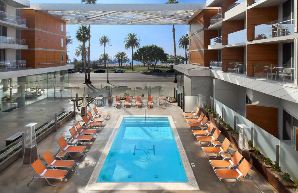 Семейный (Номер «Премьер» с 2 кроватями размера «queen-size», вид на океан), Shore Hotel