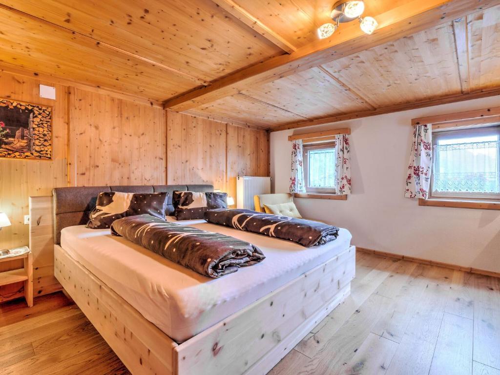 Welcoming Holiday Home with Garden in Tyrol photo 4
