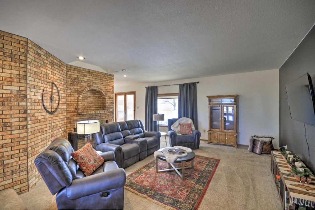 Charming Joliet Ranch House on a Working Farm photo 3