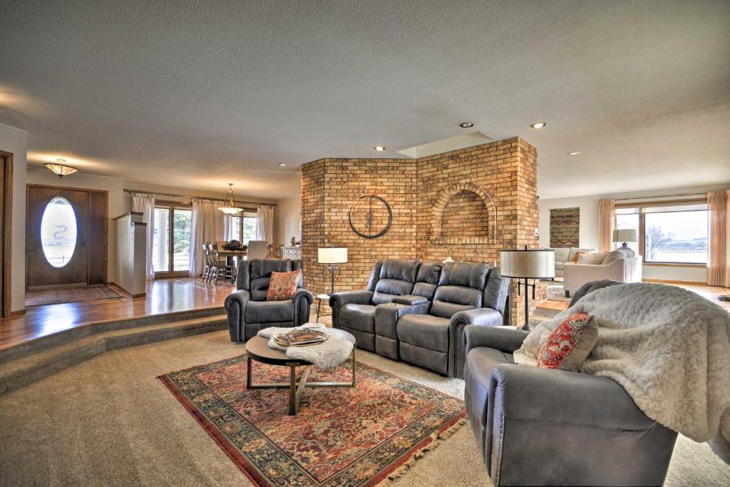 Charming Joliet Ranch House on a Working Farm photo 4