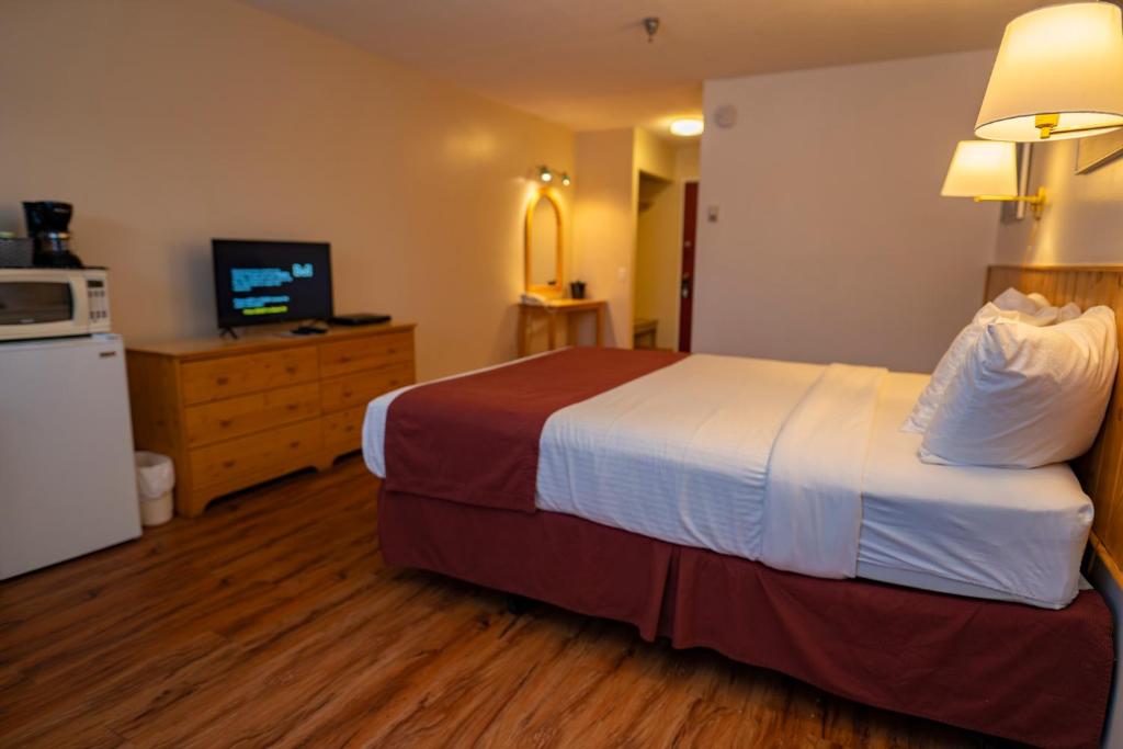 Canadas Best Value Inn- Riverview Hotel photo 1