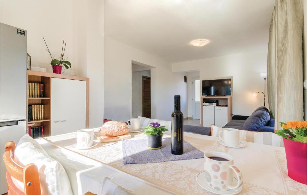 Beautiful Home In Valtura With 3 Bedrooms, Wifi And Outdoor Swimming Pool photo 4