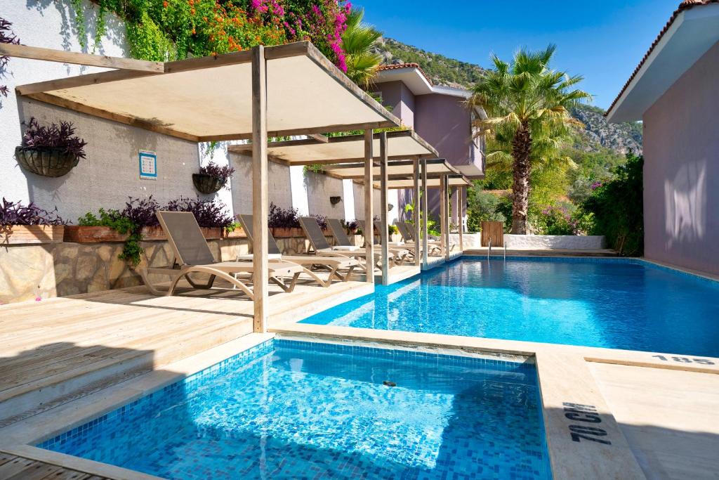 2 Bedroom Villa with Shared Pool photo 4