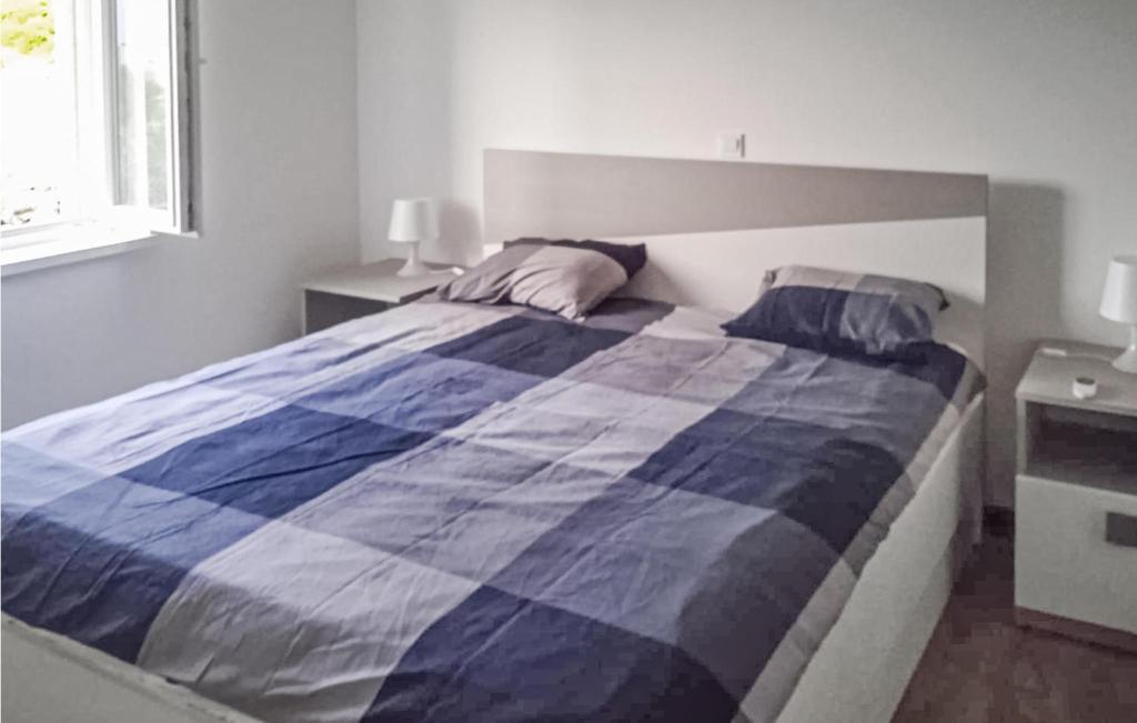 Awesome Apartment In Povlja With 2 Bedrooms And Wifi photo 1