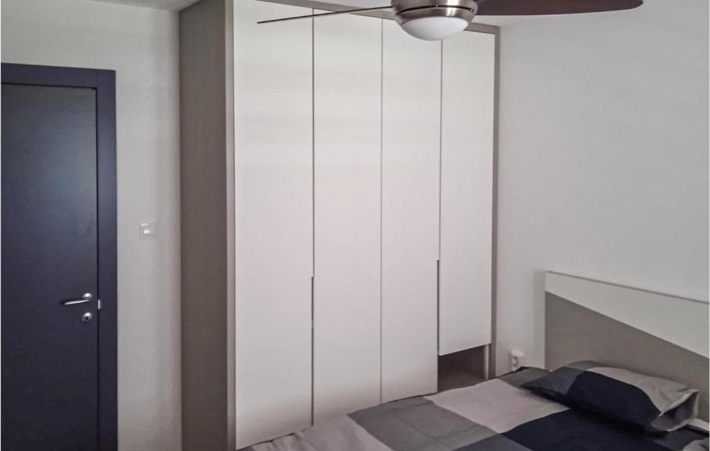 Awesome Apartment In Povlja With 2 Bedrooms And Wifi photo 3