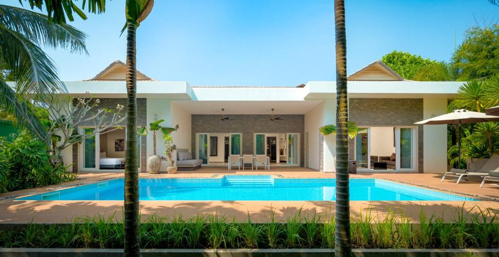 The Friendship Villa by Amatak photo 4