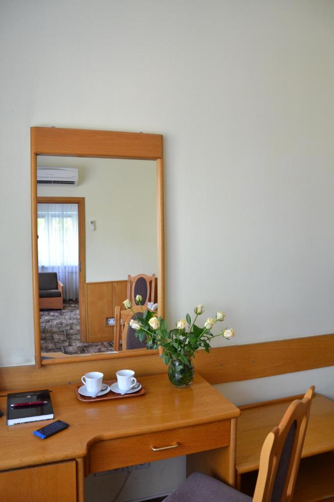 Двухместный (Улучшенный двухместный номер с 1 кроватью), Hotel Karat
