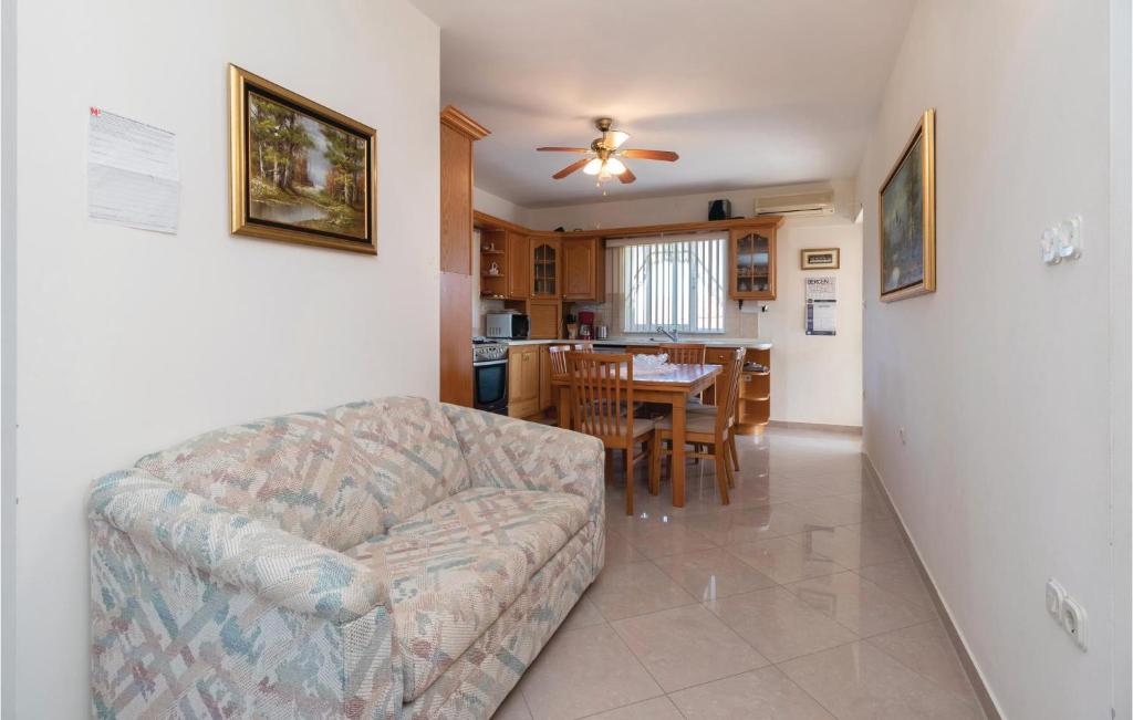 Amazing Apartment In Poljana With 4 Bedrooms And Wifi photo 1