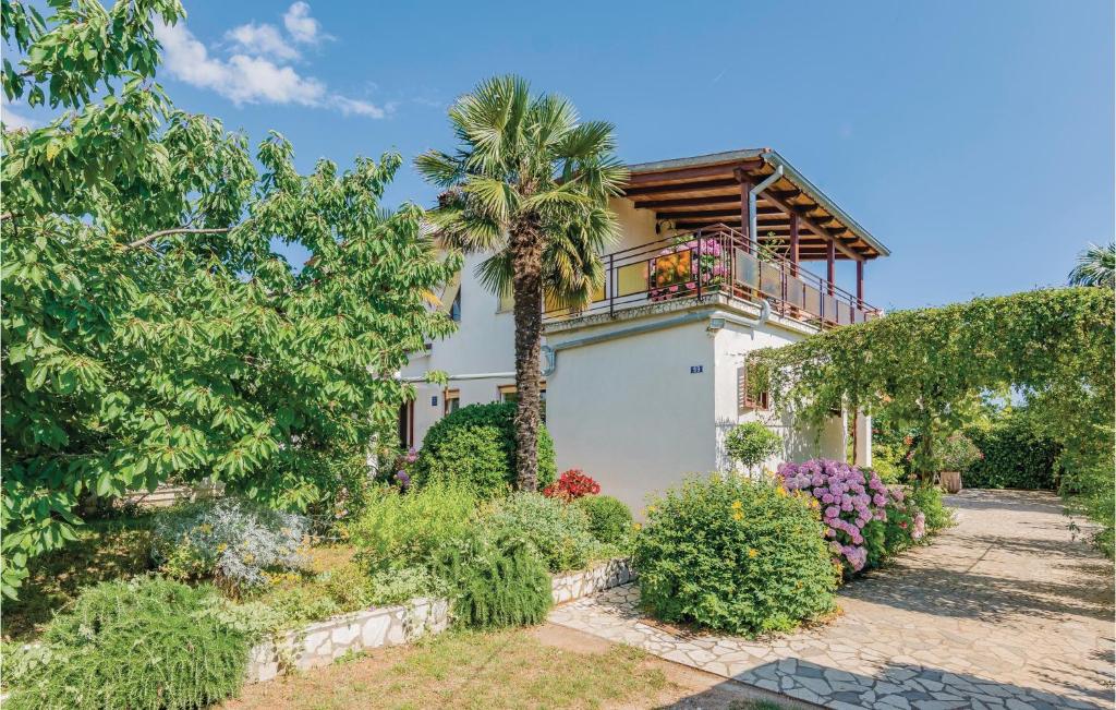 Awesome Apartment In Vodnjan With 2 Bedrooms And Wifi