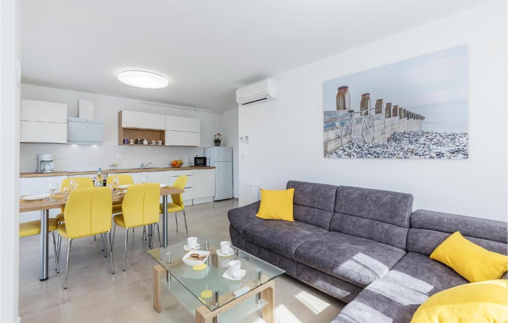 Awesome Apartment In Pula With 2 Bedrooms And Wifi