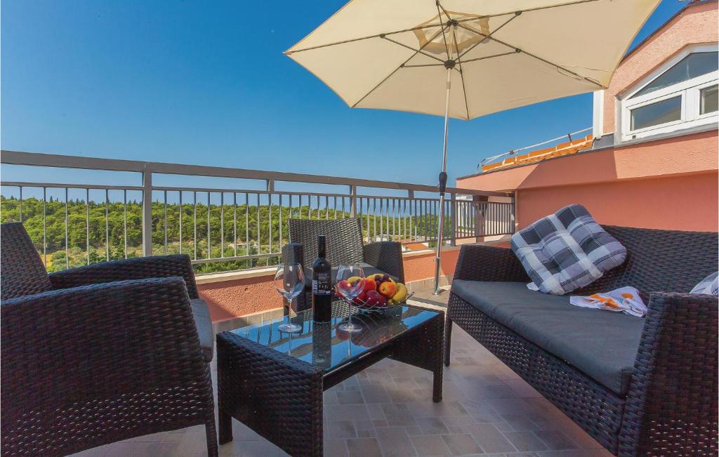 Nice Apartment In Makarska With 1 Bedrooms And Wifi