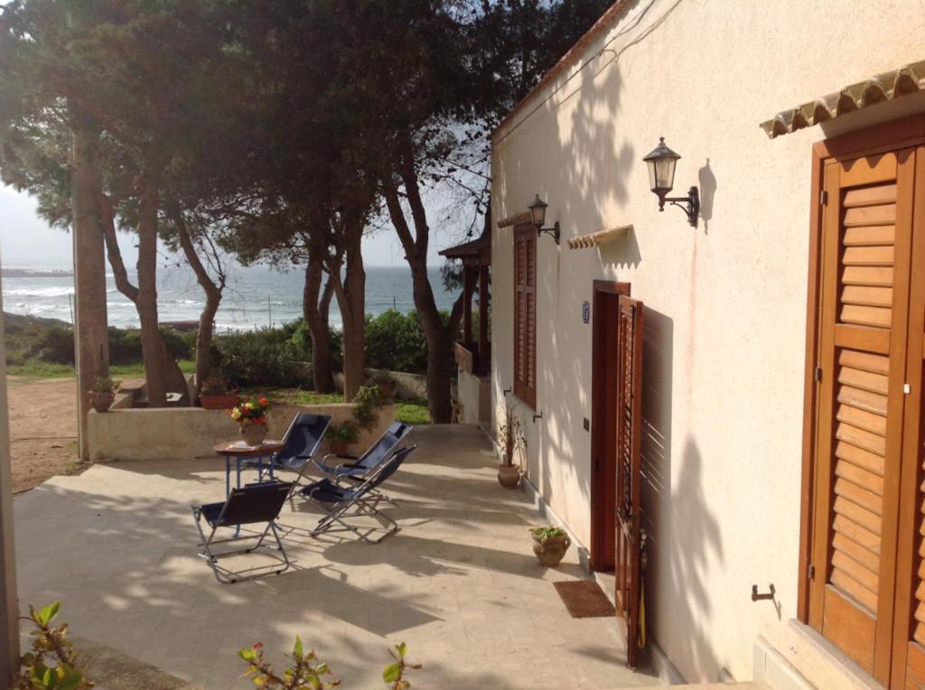 CASA CON VERANDE SUL MARE a 2 MINUTI A PIEDI DALLA SPIAGGIA photo 3
