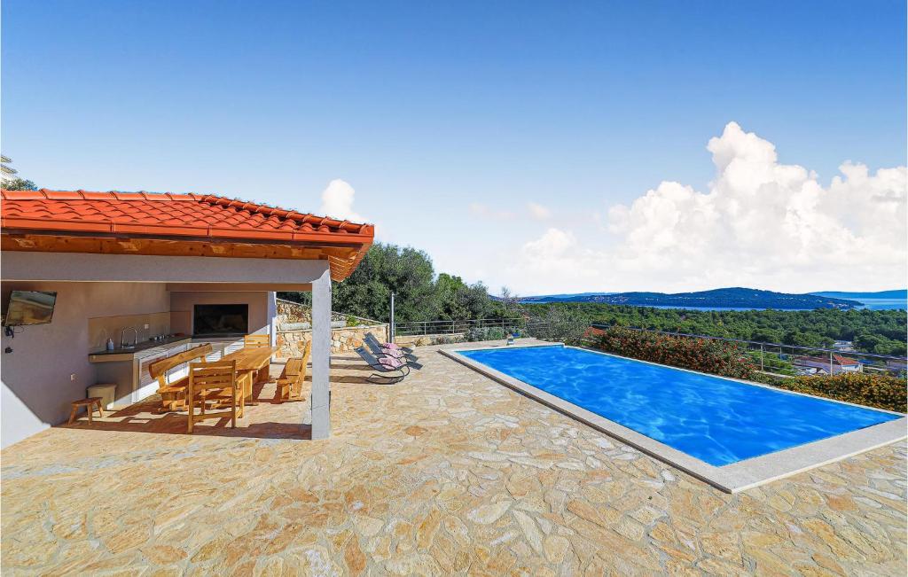 Amazing Home In Seget Vranjica With 4 Bedrooms, Jacuzzi And Wifi photo 2