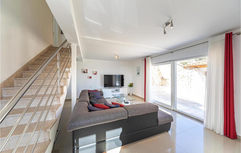 Amazing Home In Seget Vranjica With 4 Bedrooms, Jacuzzi And Wifi photo 4