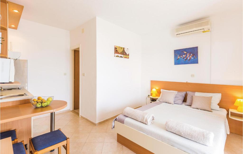 Beautiful Apartment In Brela With Wifi photo 4