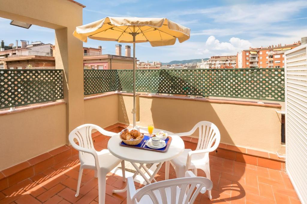 Aparthotel Bertrán photo 4